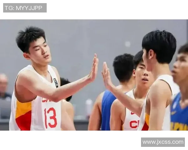 深圳篮球队配合默契再创新高助力球队在联赛中崭露头角 深圳篮球队配合默契再创新高助力球队在联赛中崭露头角