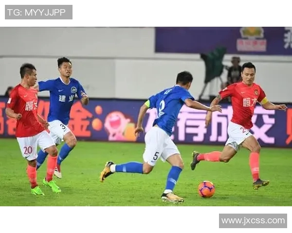 深圳足球队心理素质提升之路:聚焦团队协作与抗压能力的培养 深圳足球队心理素质提升之路:聚焦团队协作与抗压能力的培养