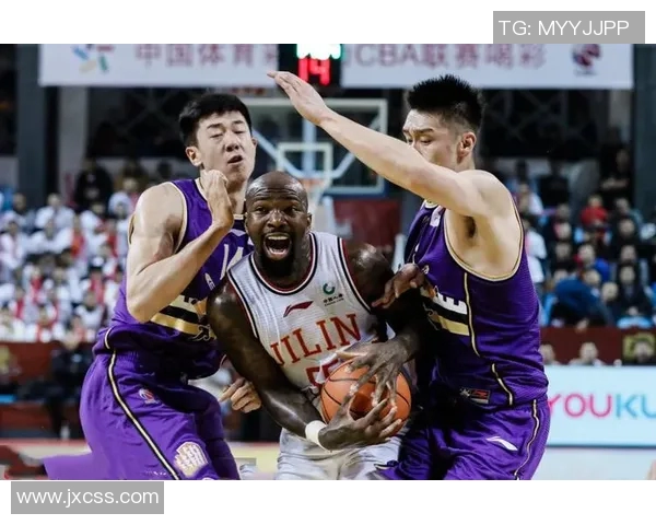 上海篮球队强势领跑联赛积分榜以93分稳居第一位置 上海篮球队强势领跑联赛积分榜以93分稳居第一位置