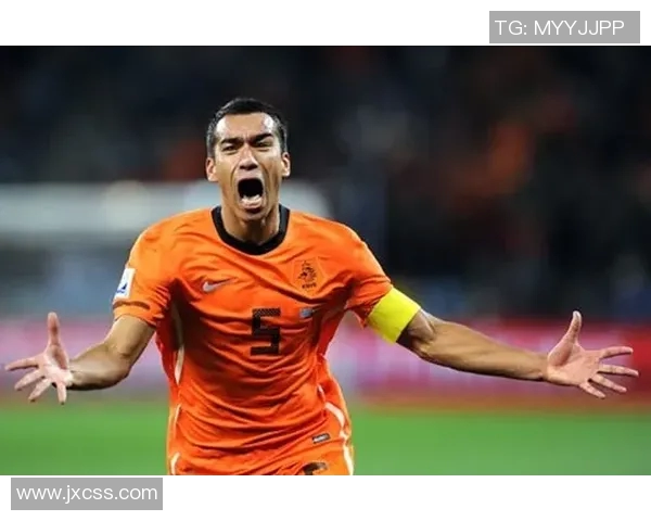 印度足球明星时尚穿搭解析展现个性与风格的完美结合 印度足球明星时尚穿搭解析展现个性与风格的完美结合