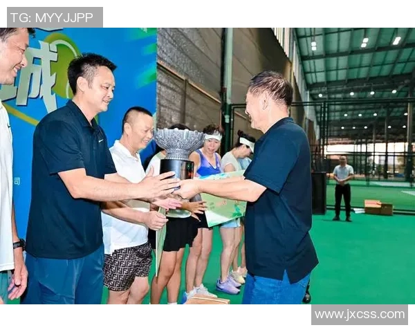 网球巨献：探秘成都网球队的团队协作