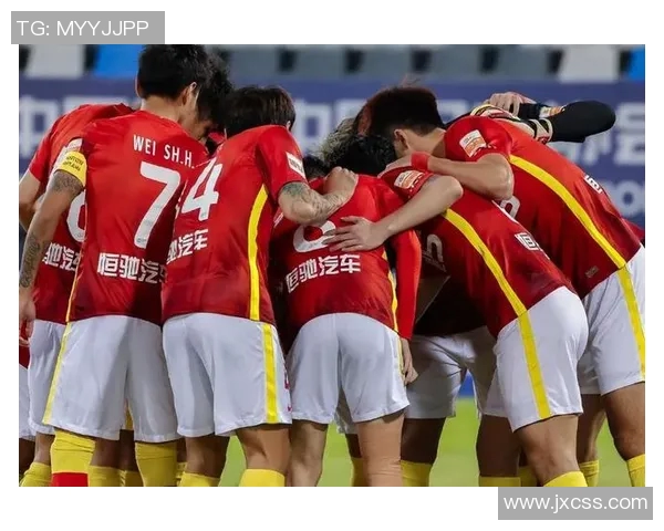 杭州足球队以74分稳居锦标赛积分榜首位争冠形势一片大好 杭州足球队以74分稳居锦标赛积分榜首位争冠形势一片大好